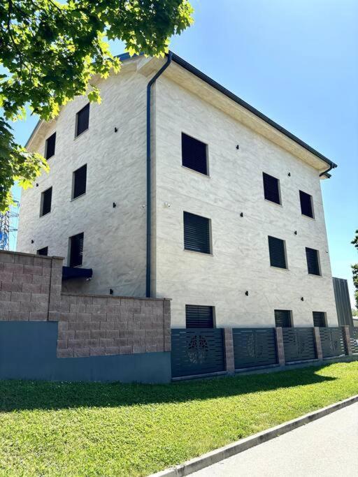 Vila Moste 2 - Free Parking & Pool, Ev Station Ljubljana Exterior photo